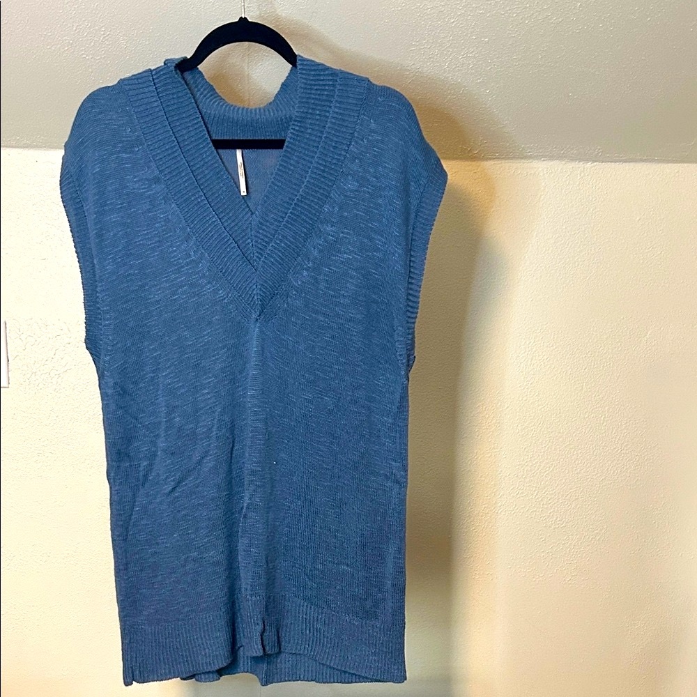 Free People NWOT Oversized V-Neck Sweater Vest